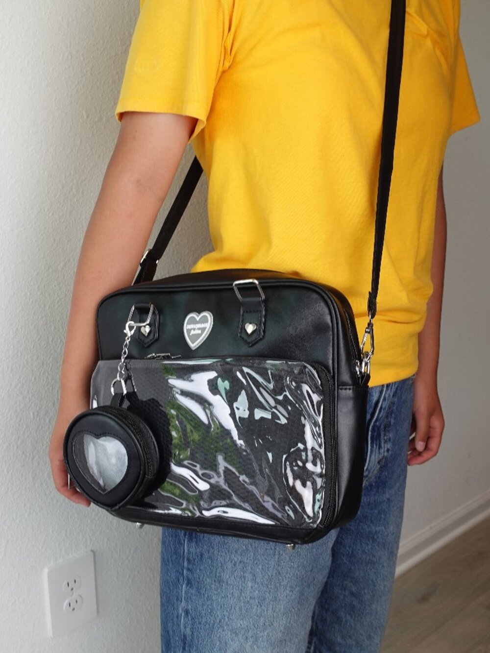 BLACK Ita Bag Crossbody, Kawaii Anime Shoulder Bag, Cute Y2K Pin Display Handbag